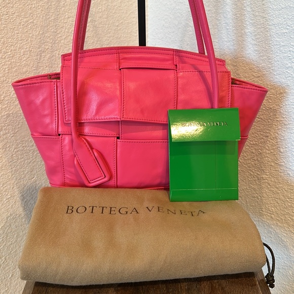 BOTTEGA VENETA Arco Intrecciato Leather Tote Bag in Pink Authentic - Picture 17 of 17